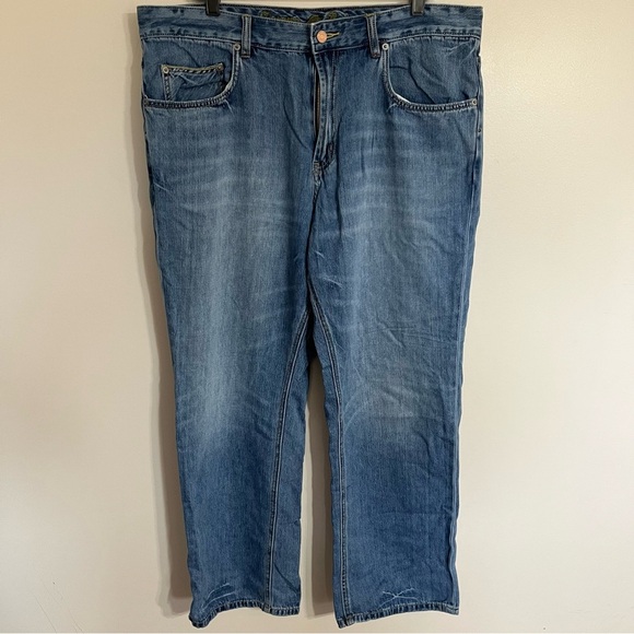 Men’s  Tommy Bahama Classic Fit Light Wash Relaxed Jeans Size 40 X 30 - Picture 1 of 14